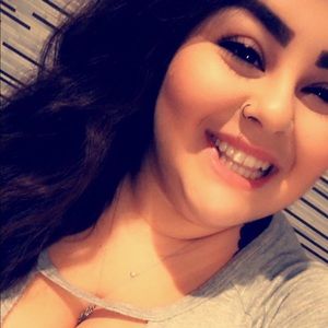 Meet your Posher, Monique